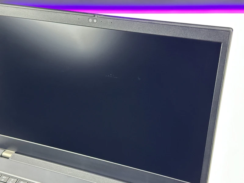 Lenovo ThinkPad P15v Gen 3 z i7-12800H, ekranem 15.6" FHD i NVIDIA T1200. Mobilna stacja robocza z pamięcią DDR5 do CAD i pracy technicznej.