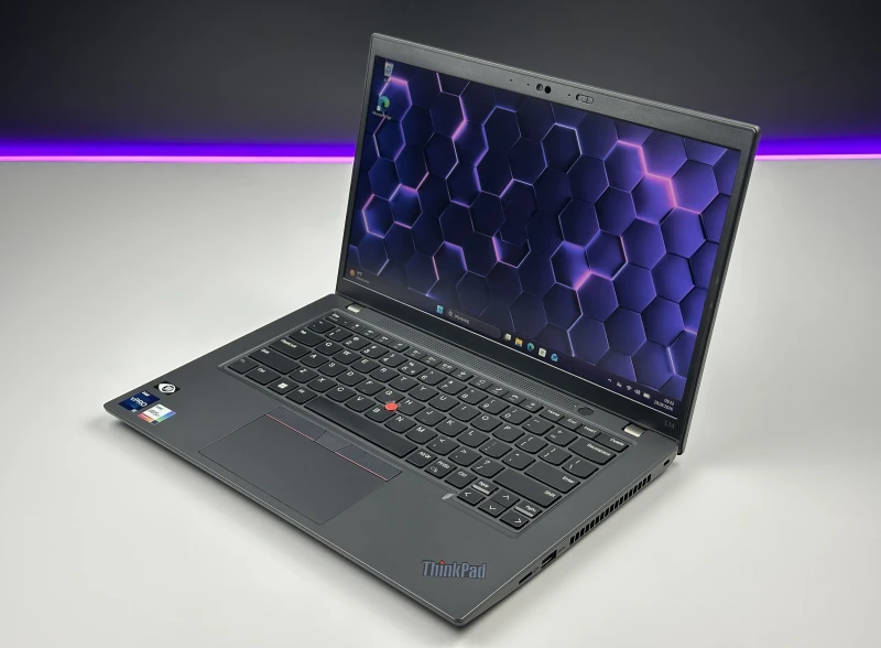 Lenovo ThinkPad L14 Gen 3 z procesorem i5-1245U, ekranem 14" FHD i Intel Iris Xe. Laptop biznesowy z klawiaturą US i czytnikiem linii papilarnych.