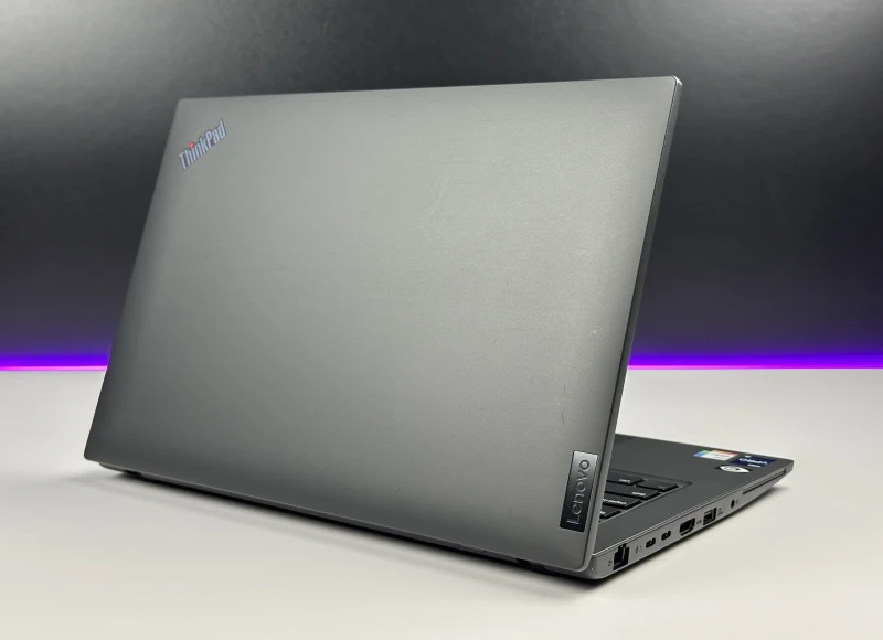 Lenovo ThinkPad L14 Gen 3 z procesorem i5-1245U, ekranem 14" FHD i Intel Iris Xe. Laptop biznesowy z klawiaturą US i czytnikiem linii papilarnych.