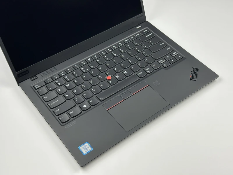 Lenovo ThinkPad X1 Carbon Gen 7 z procesorem i5-8365U i ekranem FHD - 120Hz. Ultralekki laptop z Intel UHD Graphics i czytnikiem linii papilarnych.