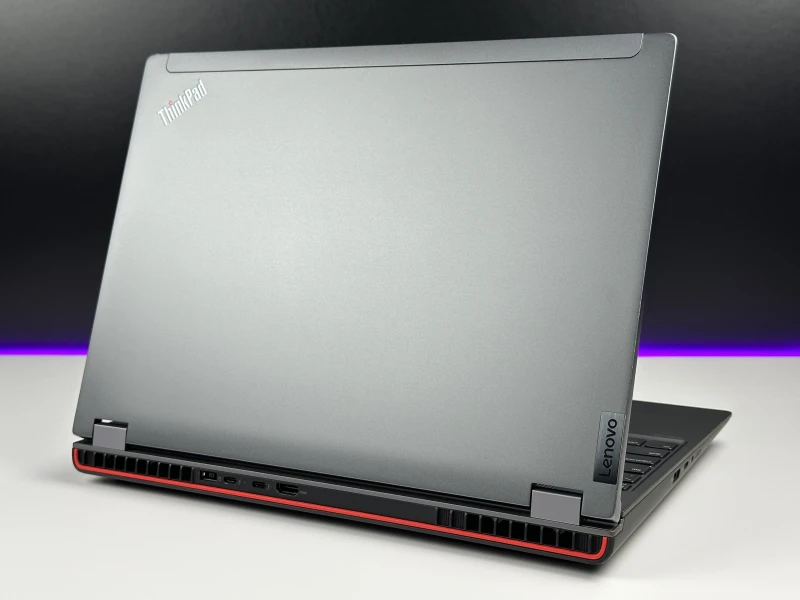 Lenovo ThinkPad P16 Gen 1 z i7-12850HX, ekranem 16" 4K UHD+ i RTX A5500. Stacja robocza z 4 slotami RAM DDR5 i czytnikiem linii papilarnych.