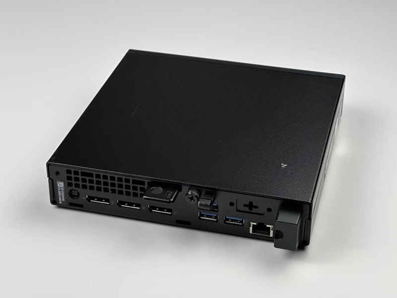 Dell OptiPlex 7000 Micro z procesorem i7-12700 i Intel UHD 770. Konstrukcja z Wi-Fi i możliwością rozbudowy o dwa szybkie dyski M.2 NVMe.
