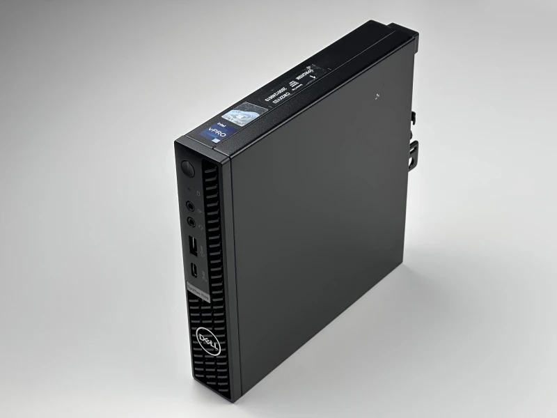 Dell OptiPlex 7000 Micro z procesorem i7-12700 i Intel UHD 770. Konstrukcja z Wi-Fi i możliwością rozbudowy o dwa szybkie dyski M.2 NVMe.