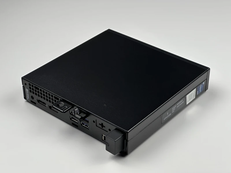 Dell OptiPlex 7000 Micro z i5-12500T, pamięcią DDR4 i Intel UHD 770. Kompaktowy komputer z Wi-Fi oraz szybkim portem USB-C 3.2 Gen 2x2.
