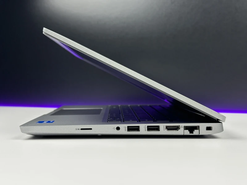 Dell Latitude 5430 - procesor i5-1235U, matryca 14" oraz modem LTE – nowoczesny laptop biznesowy z klawiaturą US, idealny do pracy.