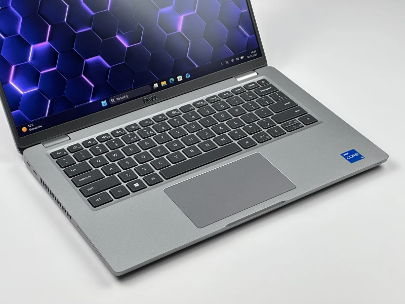 Dell Latitude 5430 - procesor i5-1235U, matryca 14" oraz modem LTE – nowoczesny laptop biznesowy z klawiaturą US, idealny do pracy.