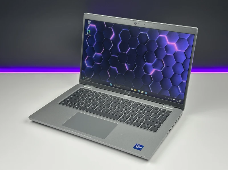Dell Latitude 5421 z procesorem i7-11850H, ekranem 14" FHD i Intel UHD Graphics. Laptop biznesowy z czytnikiem linii papilarnych i Thunderbolt 4.