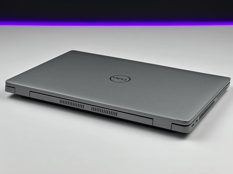 Dell Latitude 5421 z procesorem i7-11850H, ekranem 14" FHD i Intel UHD Graphics. Laptop biznesowy z czytnikiem linii papilarnych i Thunderbolt 4.