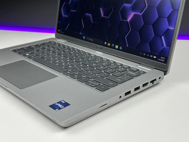 Dell Latitude 5431 z procesorem i7-1270P, pamięcią DDR5, ekranem 14" FHD i GeForce MX550. Laptop biznesowy z klawiaturą US i Thunderbolt 4.