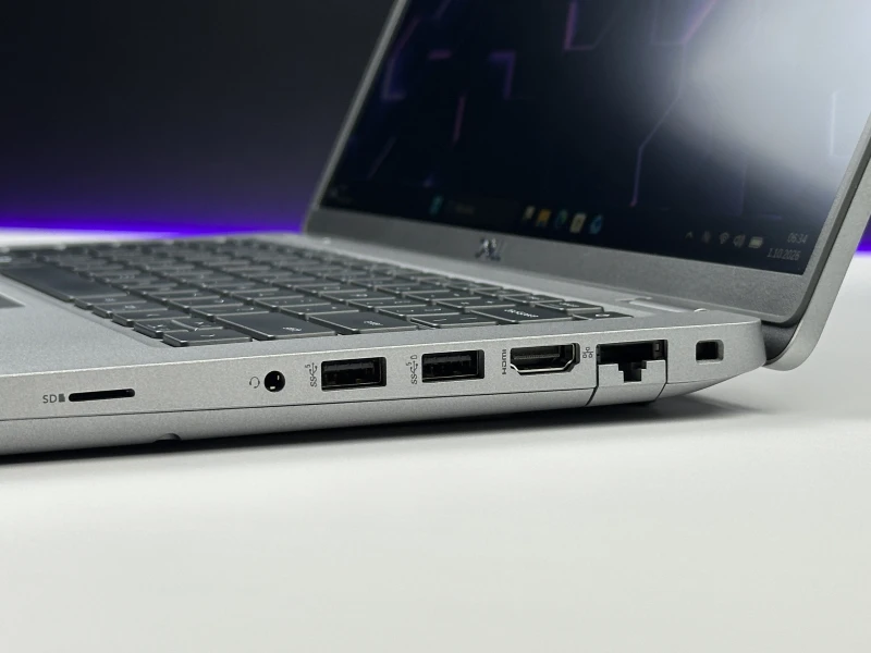 Dell Latitude 5431 z procesorem i7-1270P, pamięcią DDR5, ekranem 14" FHD i GeForce MX550. Laptop biznesowy z klawiaturą US i Thunderbolt 4.