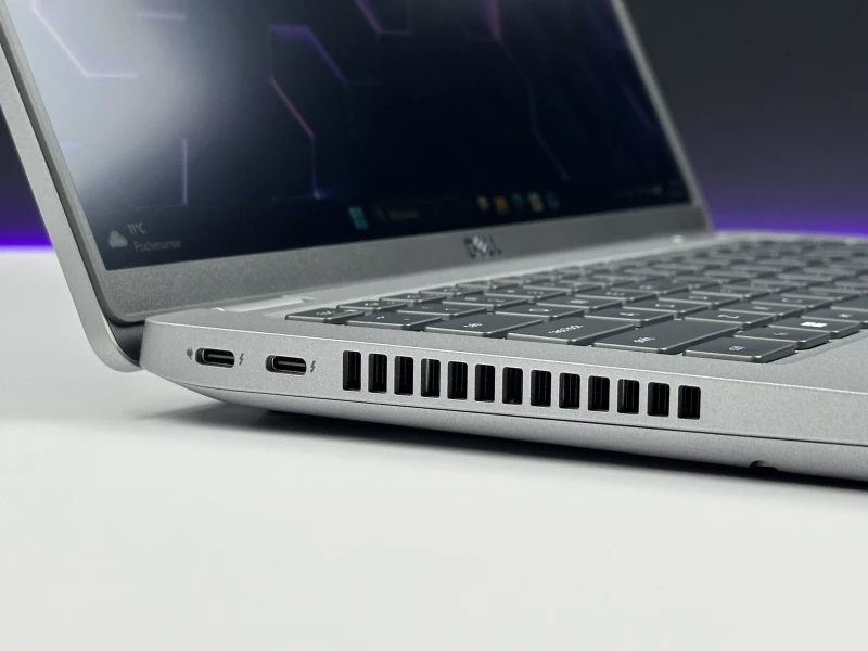 Dell Latitude 5431 z procesorem i7-1270P, pamięcią DDR5, ekranem 14" FHD i GeForce MX550. Laptop biznesowy z klawiaturą US i Thunderbolt 4.