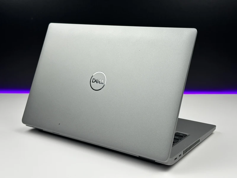 Dell Latitude 5431 z procesorem i7-1270P, pamięcią DDR5, ekranem 14" FHD i GeForce MX550. Laptop biznesowy z klawiaturą US i Thunderbolt 4.