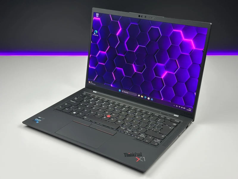 Lenovo ThinkPad X1 Carbon Gen 11 z i7-1355U, 32GB RAM i ekranem 14" OLED 2.8K. Ultralekki laptop biznesowy z Intel Iris Xe, modemem LTE.