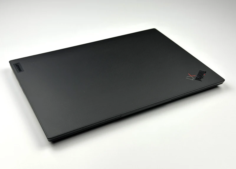 Lenovo ThinkPad X1 Carbon Gen 11 z i7-1355U, 32GB RAM i ekranem 14" OLED 2.8K. Ultralekki laptop biznesowy z Intel Iris Xe, modemem LTE.