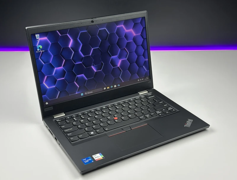 Lenovo ThinkPad L13 Gen 2 z procesorem i5-1145G7, 16GB RAM i ekranem 13.3" FHD. Kompaktowy laptop z Intel Iris Xe Graphics i klawiaturą US.