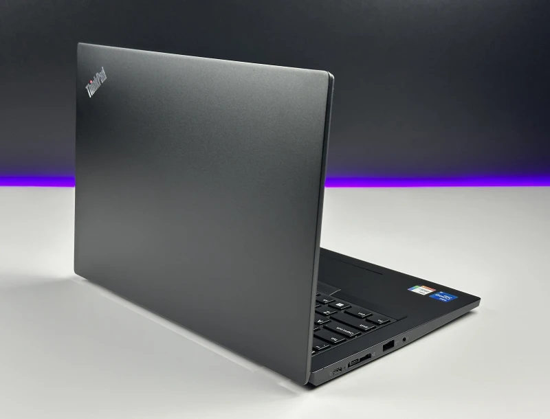 Lenovo ThinkPad L13 Gen 2 z procesorem i5-1145G7, 16GB RAM i ekranem 13.3" FHD. Kompaktowy laptop z Intel Iris Xe Graphics i klawiaturą US. Lenovo ThinkPad L13 Gen 2 z procesorem i5-1145G7, 16GB RAM i ekranem 13.3" FHD. Kompaktowy laptop z Intel Iris Xe Graphics i klawiaturą US.