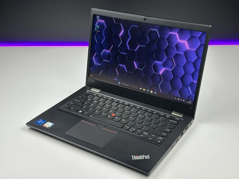 Lenovo ThinkPad L13 Gen 2 z procesorem i5-1145G7, 16GB RAM i ekranem 13.3" FHD. Kompaktowy laptop z Intel Iris Xe Graphics i klawiaturą US. Lenovo ThinkPad L13 Gen 2 z procesorem i5-1145G7, 16GB RAM i ekranem 13.3" FHD. Kompaktowy laptop z Intel Iris Xe Graphics i klawiaturą US.