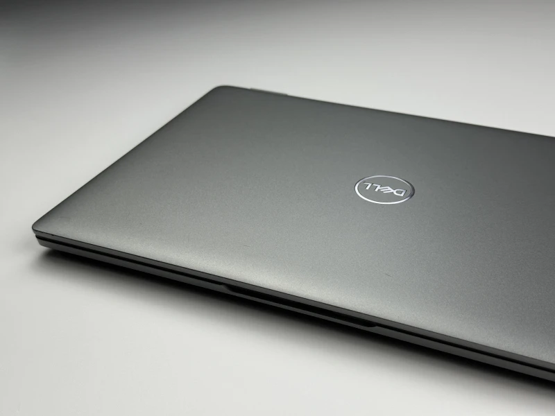 Dell Latitude 5330 – i5-1245U, 8GB RAM i FHD 13.3". Lekki biznesowy ultrabook z klawiaturą US. Idealny do pracy mobilnej, nauki i codziennych zadań.