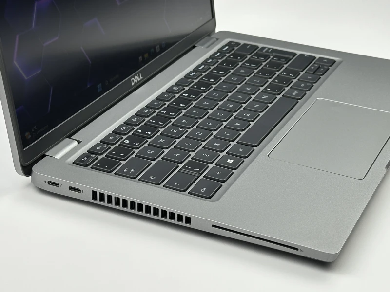 Dell Latitude 5420 z i5-1145G7 – wydajny laptop biznesowy do pracy biurowej, nauki i codziennych zadań. Mobilny, szybki, niezawodny i profesjonalny.