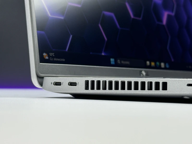 Dell Latitude 5420 z i5-1145G7 – wydajny laptop biznesowy do pracy biurowej, nauki i codziennych zadań. Mobilny, szybki, niezawodny i profesjonalny.