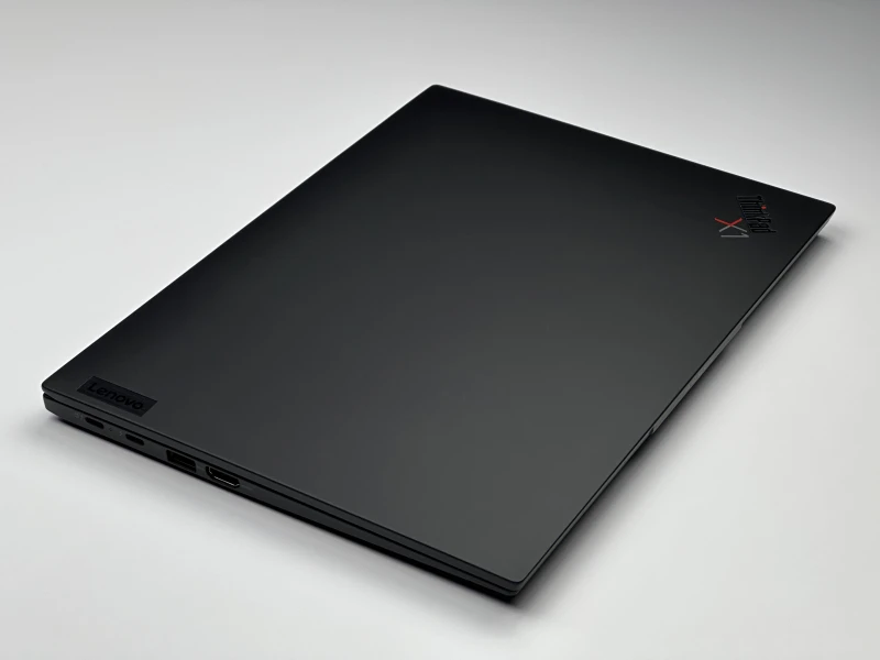 Lenovo ThinkPad X1 Carbon Gen 10 z i7-1255U, 16GB RAM i dotykowym ekranem 14" FHD+. Ultralekki laptop z Intel Iris Xe i czytnikiem linii papilarnych. Lenovo ThinkPad X1 Carbon Gen 10 z i7-1255U, 16GB RAM i dotykowym ekranem 14" FHD+. Ultralekki laptop z Intel Iris Xe i czytnikiem linii papilarnych.