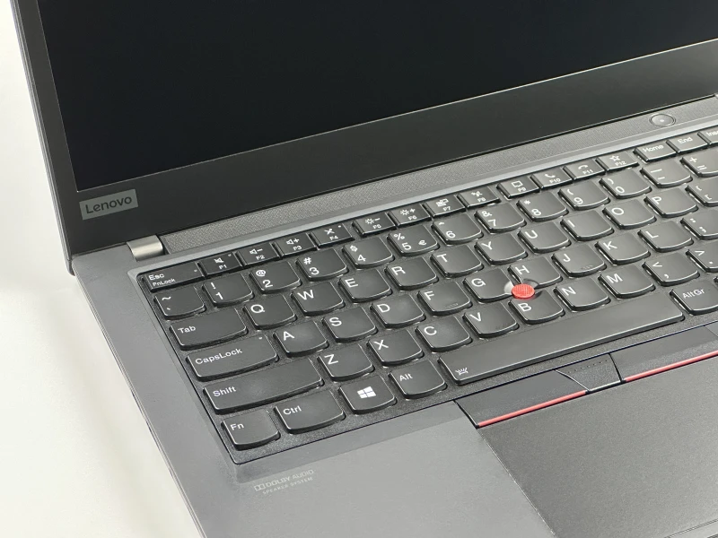 Lenovo ThinkPad T14 Gen 1 - i7-10610U, ekran 14" FHD. Biznesowy laptop z klawiaturą US (QWERTY PL), idealny do pracy biurowej i mobilnej.