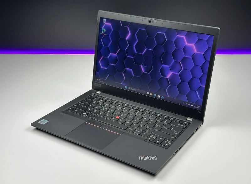 Lenovo ThinkPad T14 Gen 1 - i7-10610U, ekran 14" FHD. Biznesowy laptop z klawiaturą US (QWERTY PL), idealny do pracy biurowej i mobilnej.