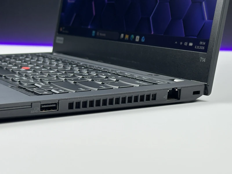 Lenovo ThinkPad T14 Gen 1 - i7-10610U, ekran 14" FHD. Biznesowy laptop z klawiaturą US (QWERTY PL), idealny do pracy biurowej i mobilnej.