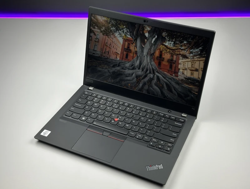Lenovo ThinkPad T14 Gen 1 - i7-10610U, ekran 14" FHD. Biznesowy laptop z klawiaturą US (QWERTY PL), idealny do pracy biurowej i mobilnej.