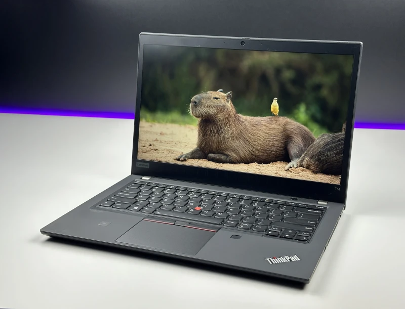 Lenovo ThinkPad T14 Gen 2 z i5-1145G7 i ekranem 14" FHD. Intel Iris Xe Graphics, modem LTE i klawiatura US — mobilny zestaw do pracy poza biurem.