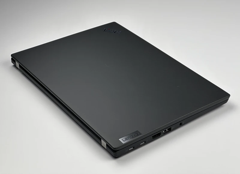 Lenovo ThinkPad X13 Gen 3 z procesorem i5-1245U, 16GB RAM i ekranem 13.3" FHD+. Ultralekki laptop z Intel Iris Xe i czytnikiem linii papilarnych.