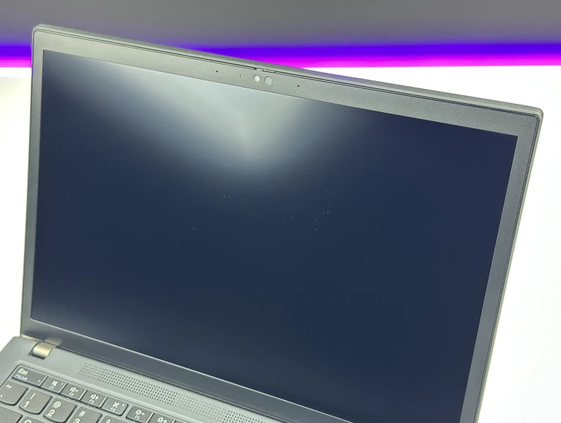 Lenovo ThinkPad X13 Gen 3 z procesorem i5-1245U, 16GB RAM i ekranem 13.3" FHD+. Ultralekki laptop z Intel Iris Xe i czytnikiem linii papilarnych.