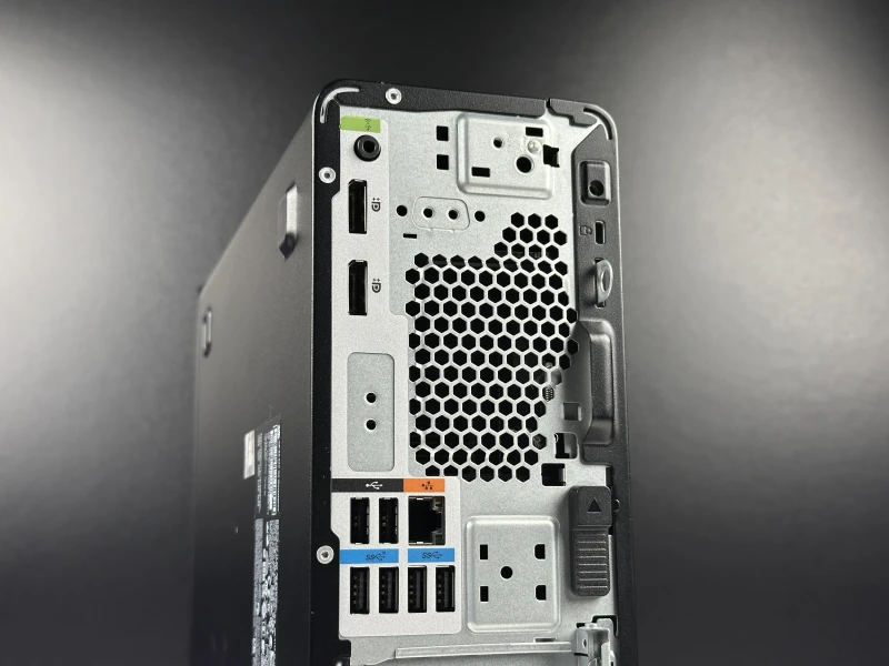 HP Z2 G5 SFF Workstation z i7-10700, Intel UHD Graphics 630 i napędem DVD. Profesjonalna konstrukcja SFF z łatwym dostępem do podzespołów.