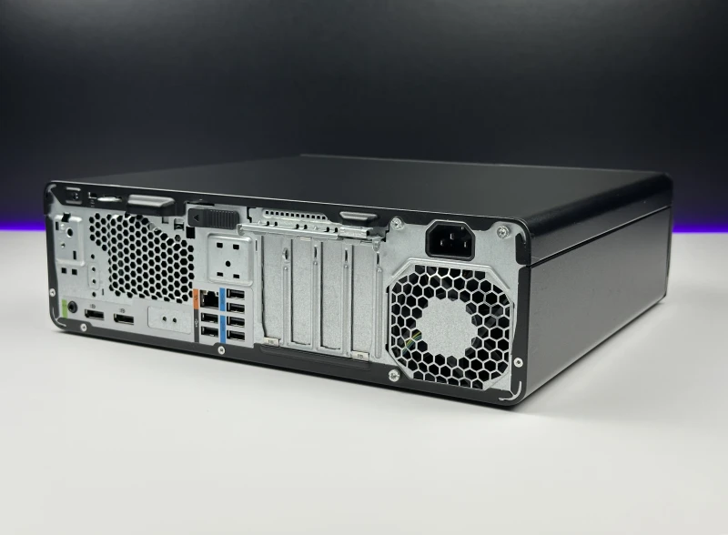 HP Z2 G5 SFF Workstation z i7-10700, Intel UHD Graphics 630 i napędem DVD. Profesjonalna konstrukcja SFF z łatwym dostępem do podzespołów.