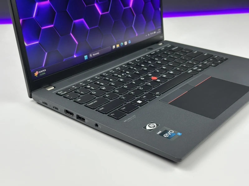 Lenovo ThinkPad T14s Gen 3 z i7-1255U, ekranem 14" FHD+ i Intel Iris Xe Graphics. Smukły laptop biznesowy z modemem LTE i klawiaturą US.