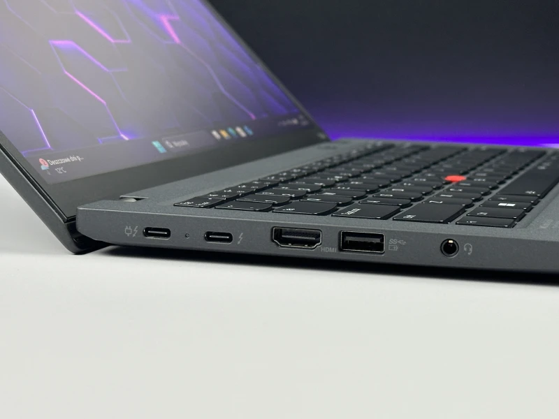 Lenovo ThinkPad T14s Gen 3 z i7-1255U, ekranem 14" FHD+ i Intel Iris Xe Graphics. Smukły laptop biznesowy z modemem LTE i klawiaturą US.