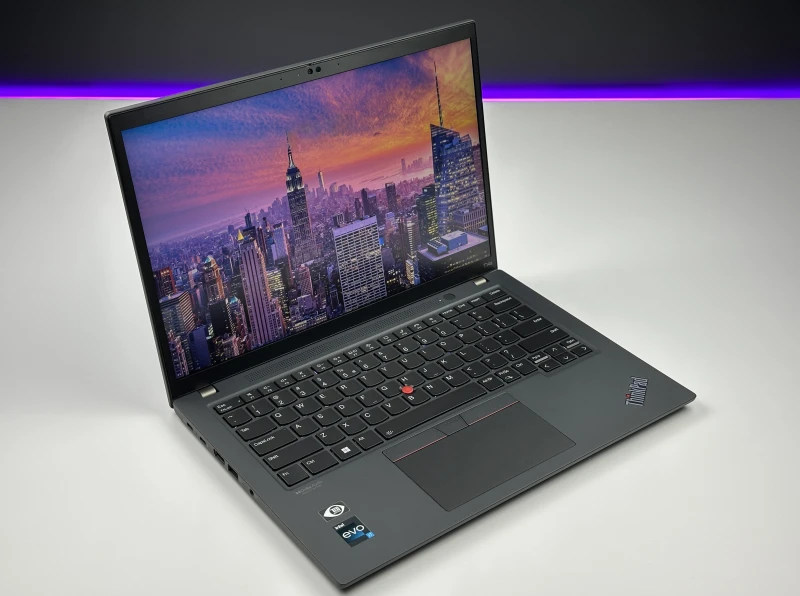 Lenovo ThinkPad T14s Gen 3 z i7-1255U, ekranem 14" FHD+ i Intel Iris Xe Graphics. Smukły laptop biznesowy z modemem LTE i klawiaturą US.