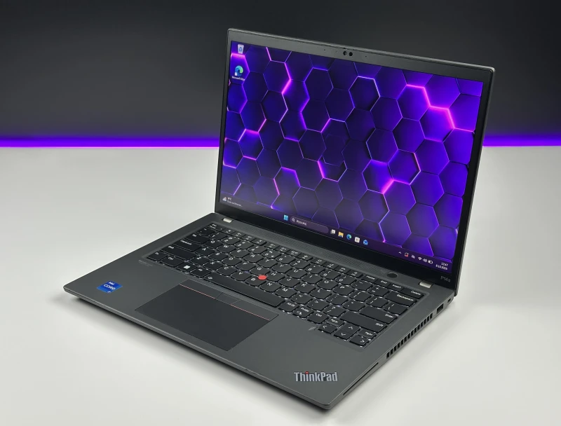 Lenovo ThinkPad P14s Gen 3 z procesorem i7-1260P, ekranem 14" i NVIDIA T550. Mobilna stacja robocza z klawiaturą US i modemem LTE.