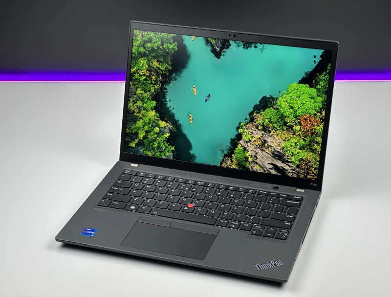 Lenovo ThinkPad P14s Gen 3 z procesorem i7-1260P, ekranem 14" i NVIDIA T550. Mobilna stacja robocza z klawiaturą US i modemem LTE.