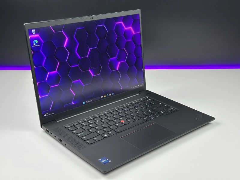 Lenovo ThinkPad P1 Gen 6 i9-13900H, RTX 2000 Ada, 16" FHD+, DDR5 – mobilna stacja robocza z Wi-Fi 6E i klawiaturą US do pracy profesjonalnej.