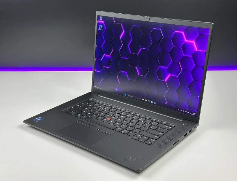 Lenovo ThinkPad P1 Gen 6 i9-13900H, RTX 2000 Ada, 16" FHD+, DDR5 – mobilna stacja robocza z Wi-Fi 6E i klawiaturą US do pracy profesjonalnej.