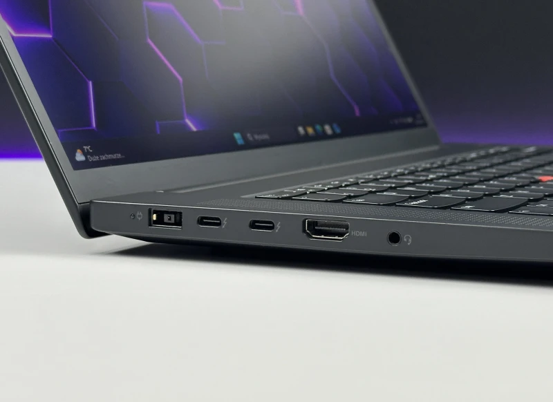 Lenovo ThinkPad P1 Gen 6 i9-13900H, RTX 2000 Ada, 16" FHD+, DDR5 – mobilna stacja robocza z Wi-Fi 6E i klawiaturą US do pracy profesjonalnej.