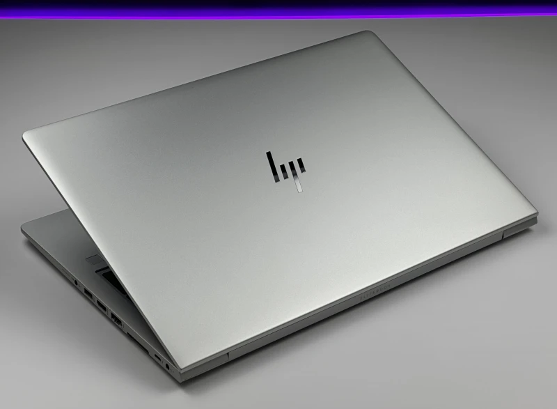 HP EliteBook 850 G5 z procesorem i7-8650U, ekranem 15.6" FHD i Intel UHD Graphics 620. Biznesowy laptop z aluminiową obudową.