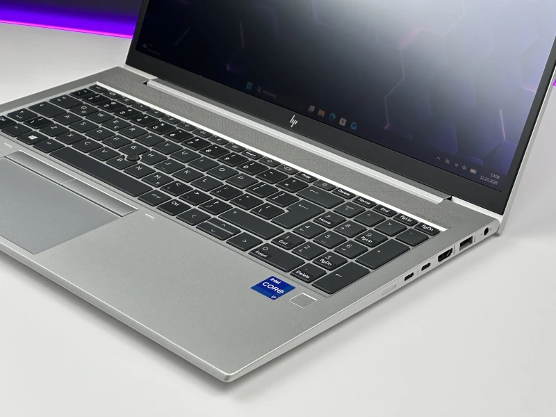 HP EliteBook 850 G8 – i7-1185G7 i matryca 15.6". Biznesowy laptop klasy premium do pracy biurowej, mobilnej i codziennych zadań. Solidna wydajność.