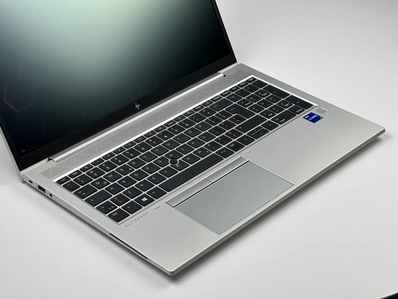 HP EliteBook 850 G8 – i7-1185G7 i matryca 15.6". Biznesowy laptop klasy premium do pracy biurowej, mobilnej i codziennych zadań. Solidna wydajność.