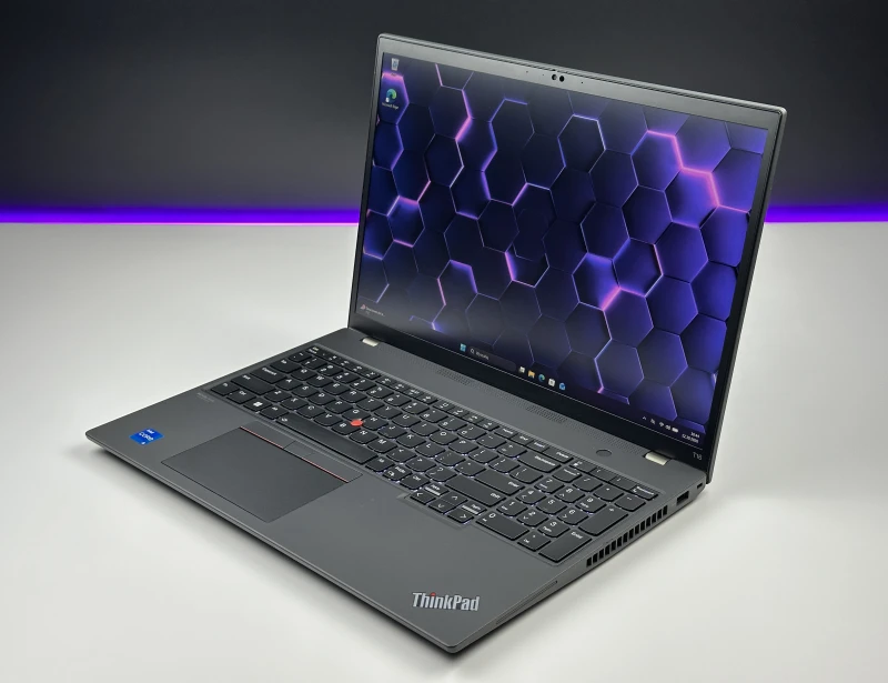 Lenovo ThinkPad T16 Gen 1 z procesorem i5-1235U i ekranem 16" FHD+. Laptop biznesowy z klawiaturą US, formatem 16:10 i złączami Thunderbolt 4.