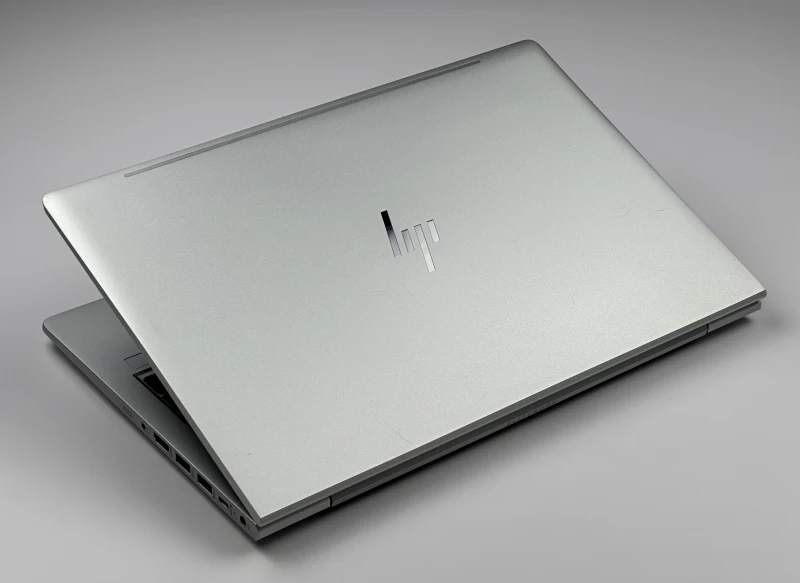 HP Elite mt645 G7 Ryzen 5 5625U, 14" FHD – biznesowy laptop do pracy mobilnej i biurowej z klawiaturą US i wysoką wydajnością.