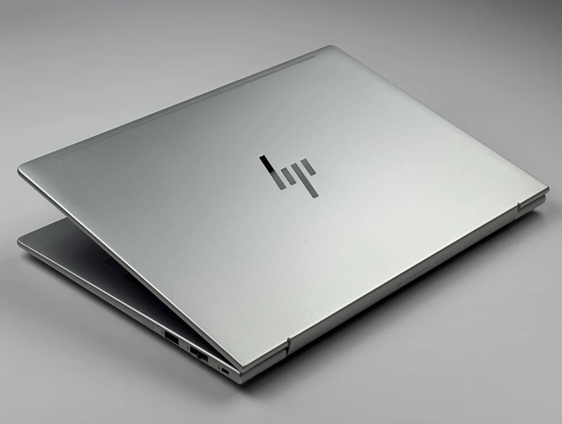 HP Elite mt645 G8 Ryzen 5 7535U, 14" FHD+ – wydajny laptop biznesowy do pracy mobilnej i biurowej z klawiaturą US.