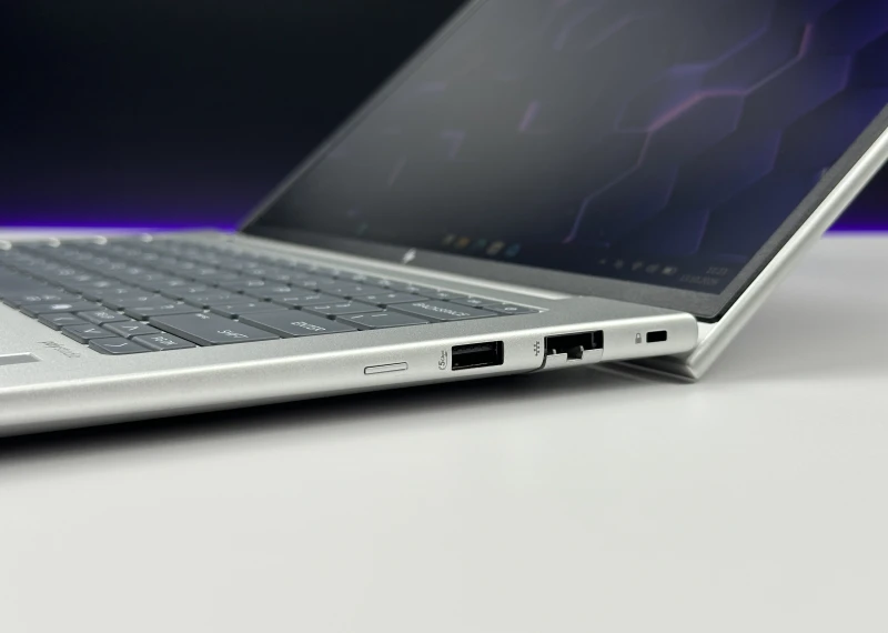 HP Elite mt645 G8 Ryzen 5 7535U, 14" FHD+ – wydajny laptop biznesowy do pracy mobilnej i biurowej z klawiaturą US.
