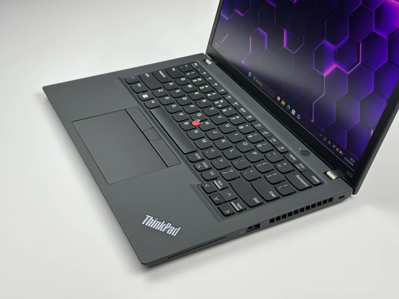 Lenovo ThinkPad X13 Gen 2 – i5-1145G7, 16GB RAM i matryca FHD+ 13.3". Lekki, biznesowy ultrabook do pracy biurowej i mobilnej – gwarancja jakości.